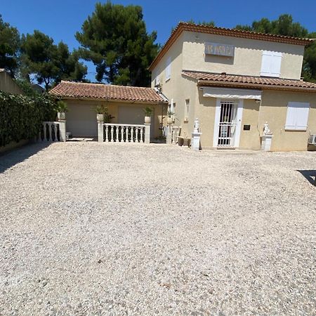 Suite Spa Acces Autonome Beaucaire  Exterior foto