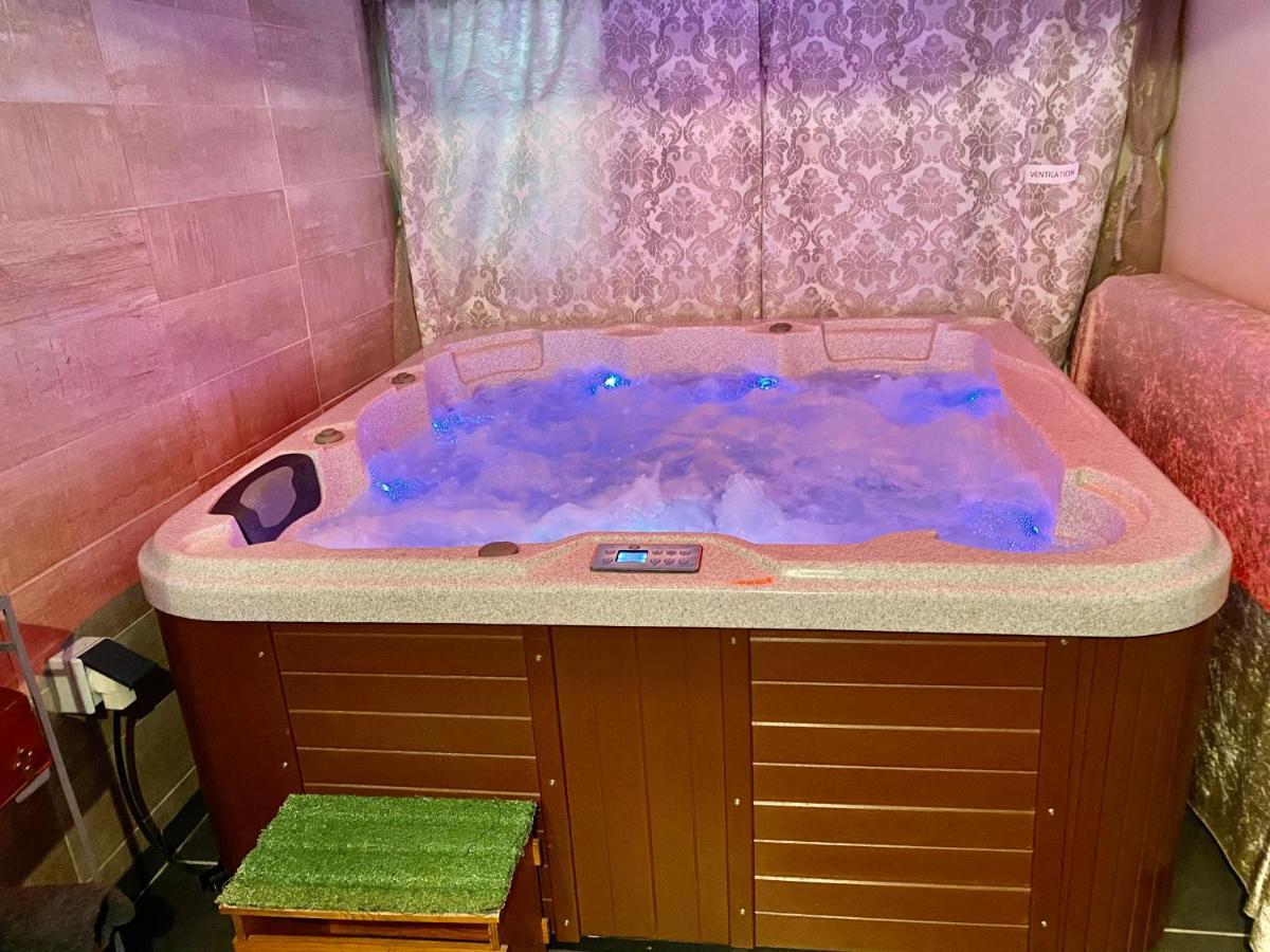 Suite Spa Acces Autonome Beaucaire  Exterior foto
